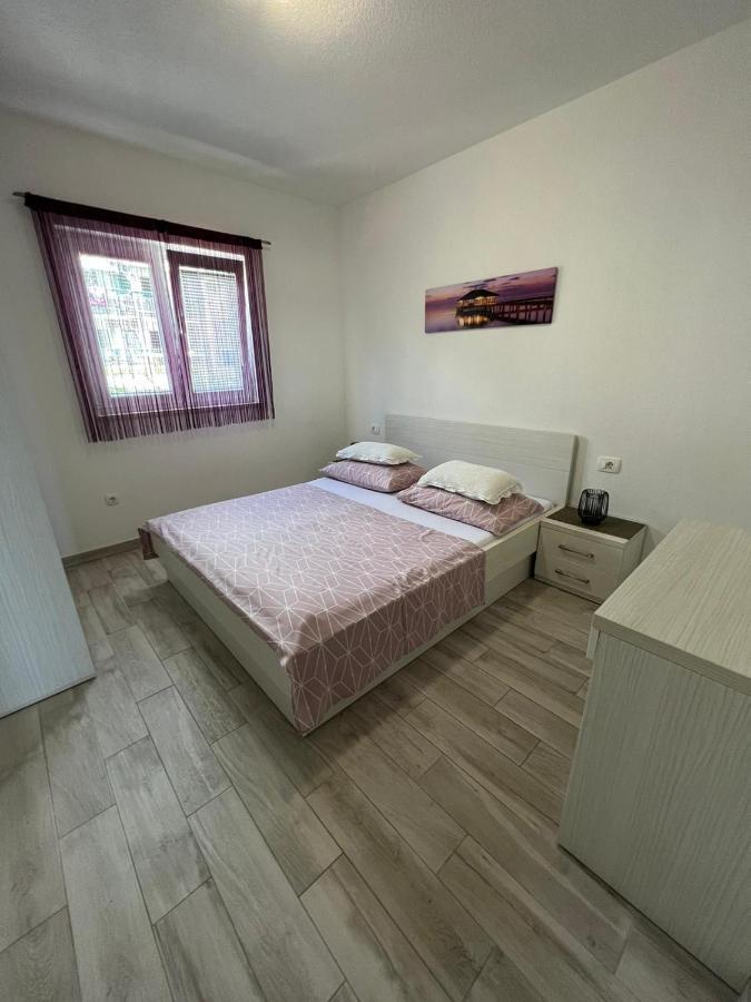 Apartments Villa Nova With Pool Makarska Exterior foto