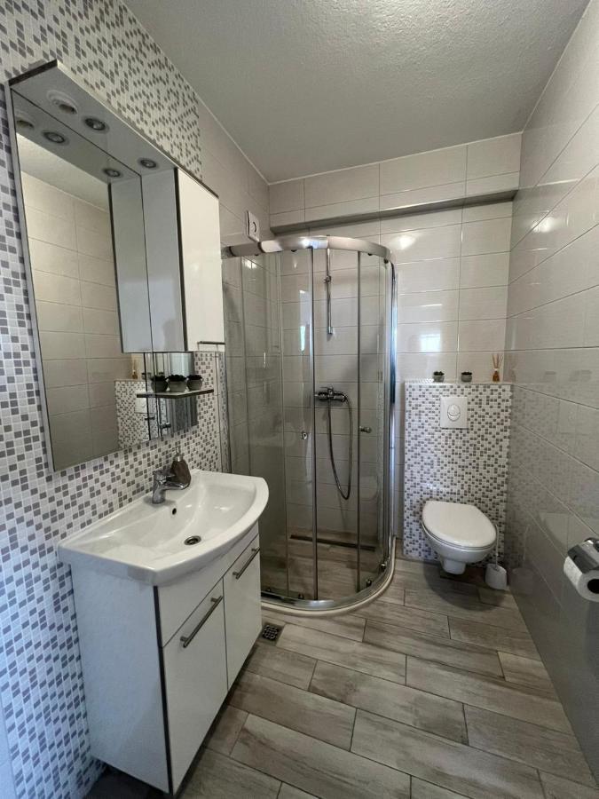 Apartments Villa Nova With Pool Makarska Exterior foto