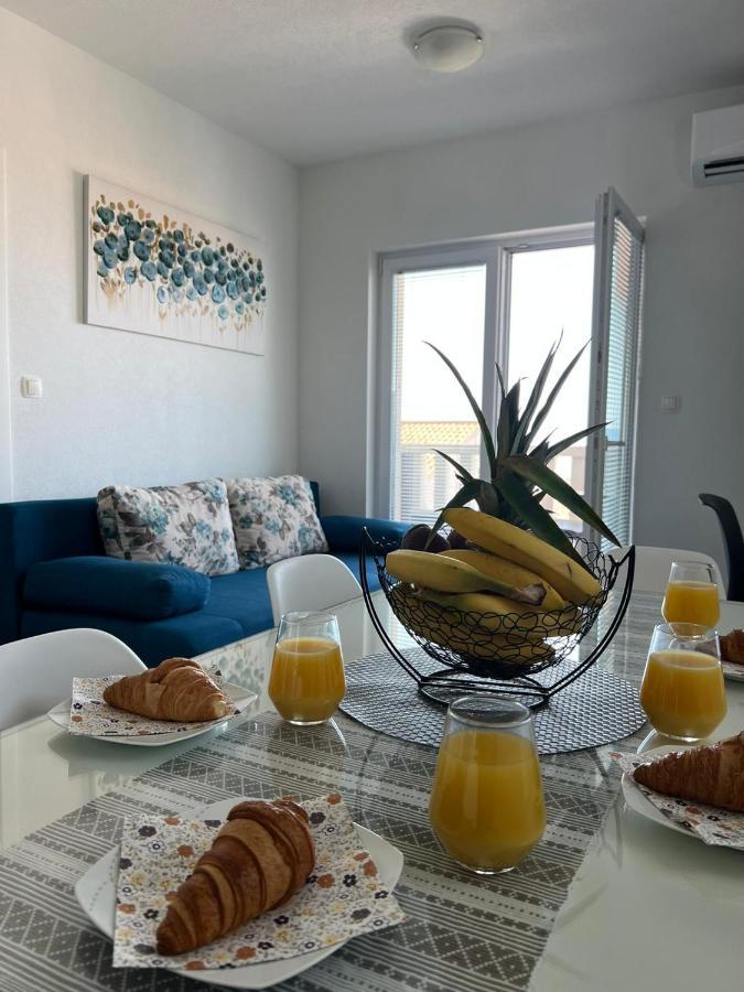 Apartments Villa Nova With Pool Makarska Exterior foto