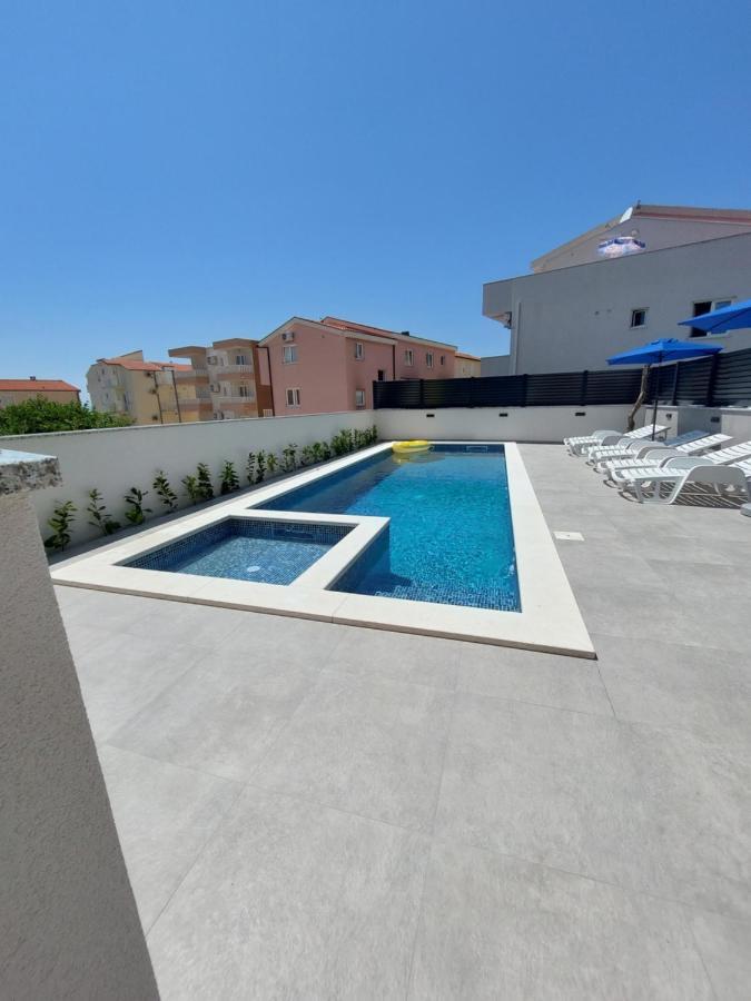 Apartments Villa Nova With Pool Makarska Exterior foto