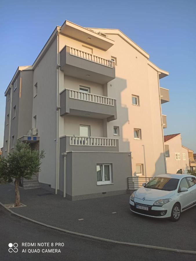 Apartments Villa Nova With Pool Makarska Exterior foto